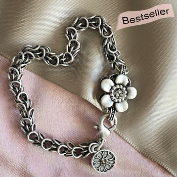 Silver 1960s Flower Bracelet BR452