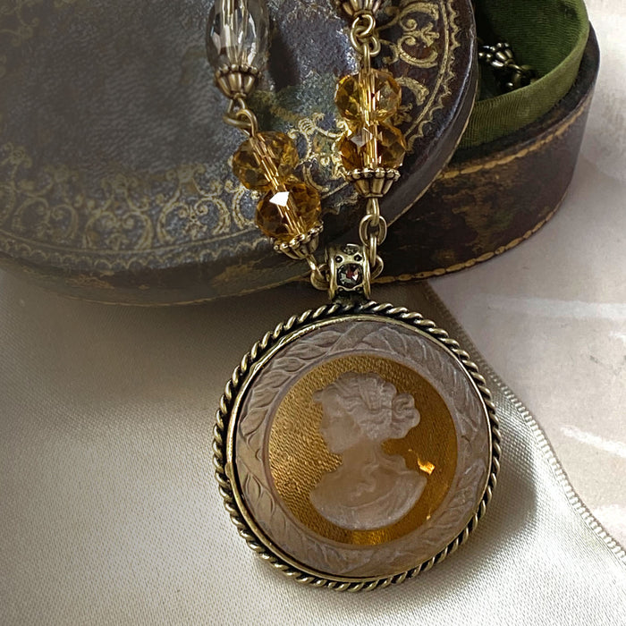 Topaz Intaglio Cameo Bead Necklace N1206