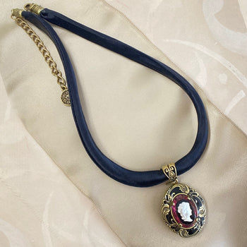 Vintage Cameo Enamel Locket Necklace N1522